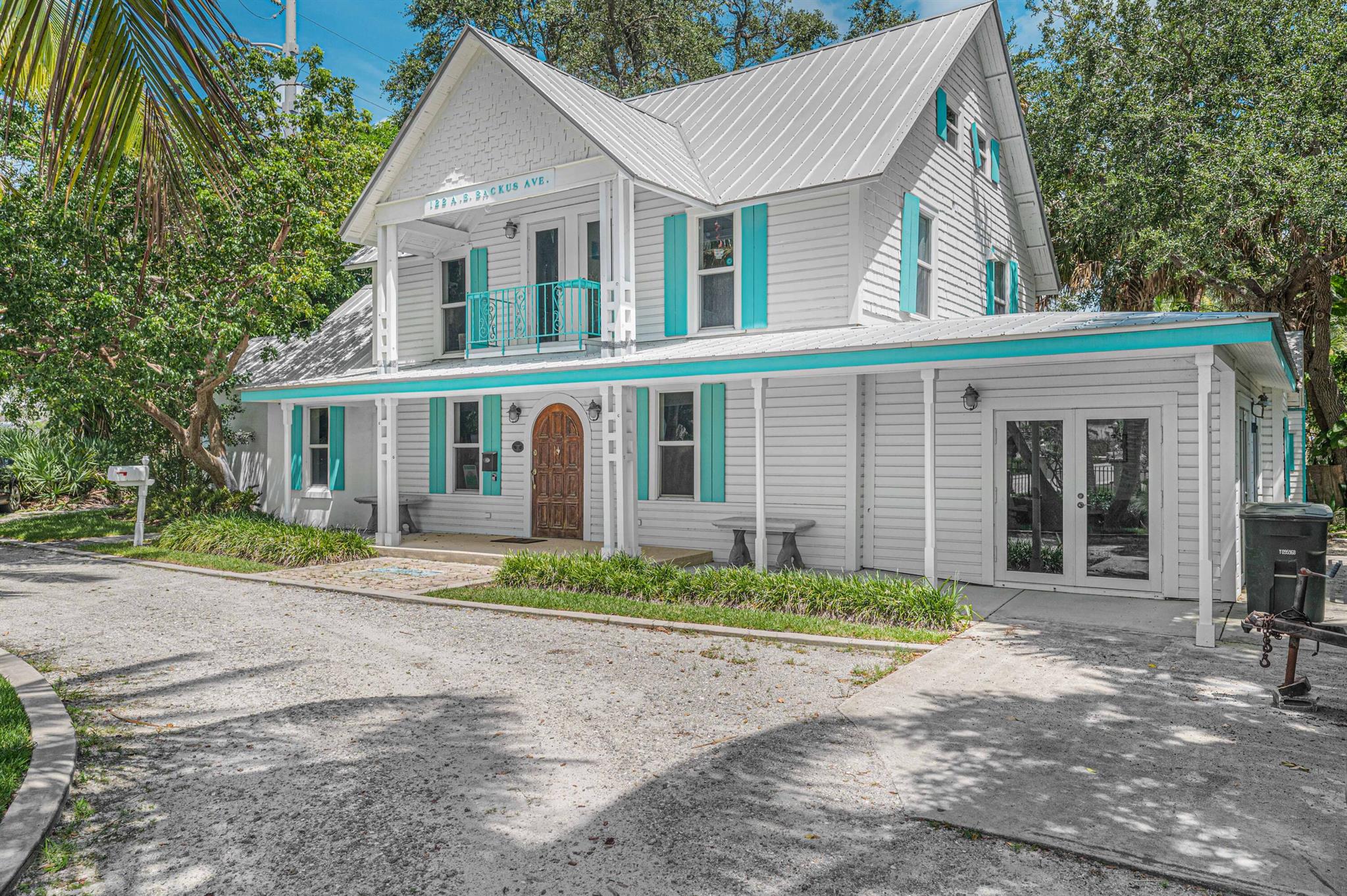 VILLAS AT KINGS LANDING - Residential