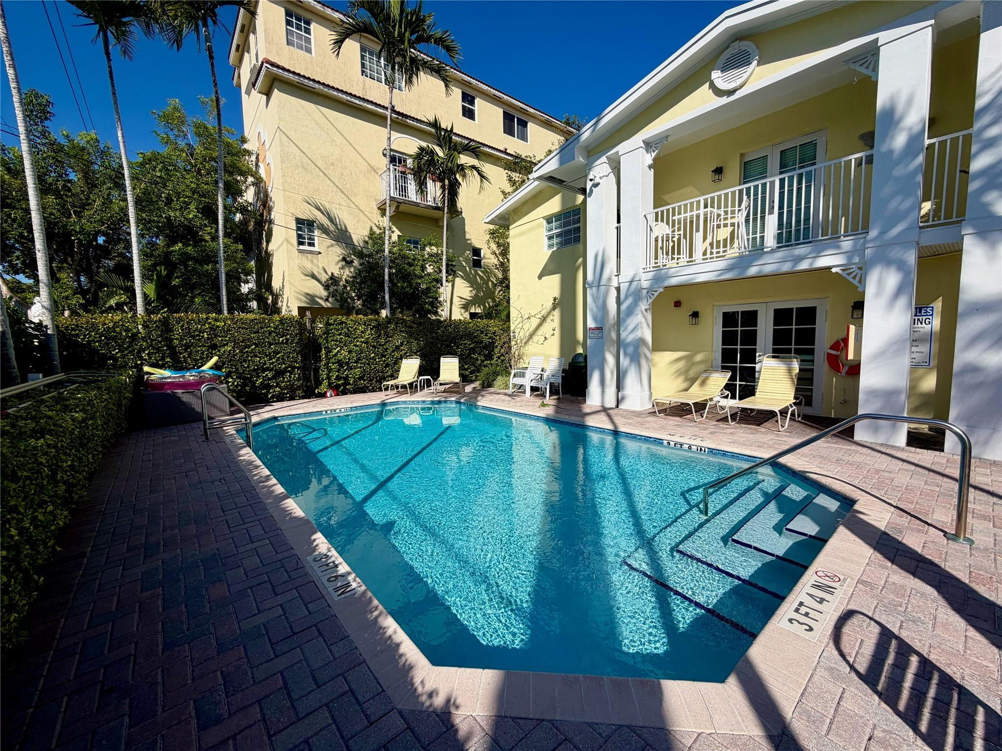 THE GROVE AT WILTON MANOR - Residential