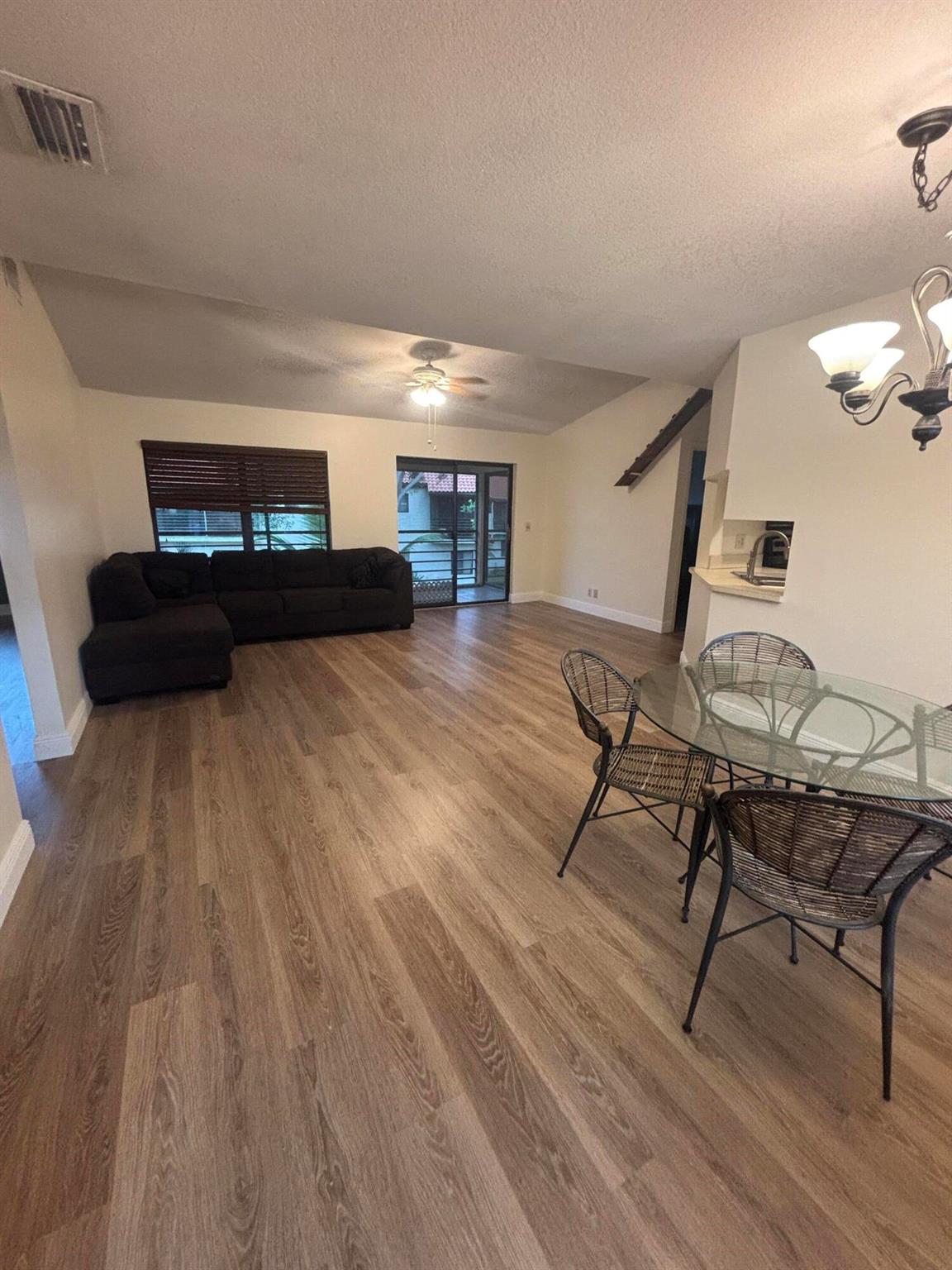 3 Via De Casas Sur 204