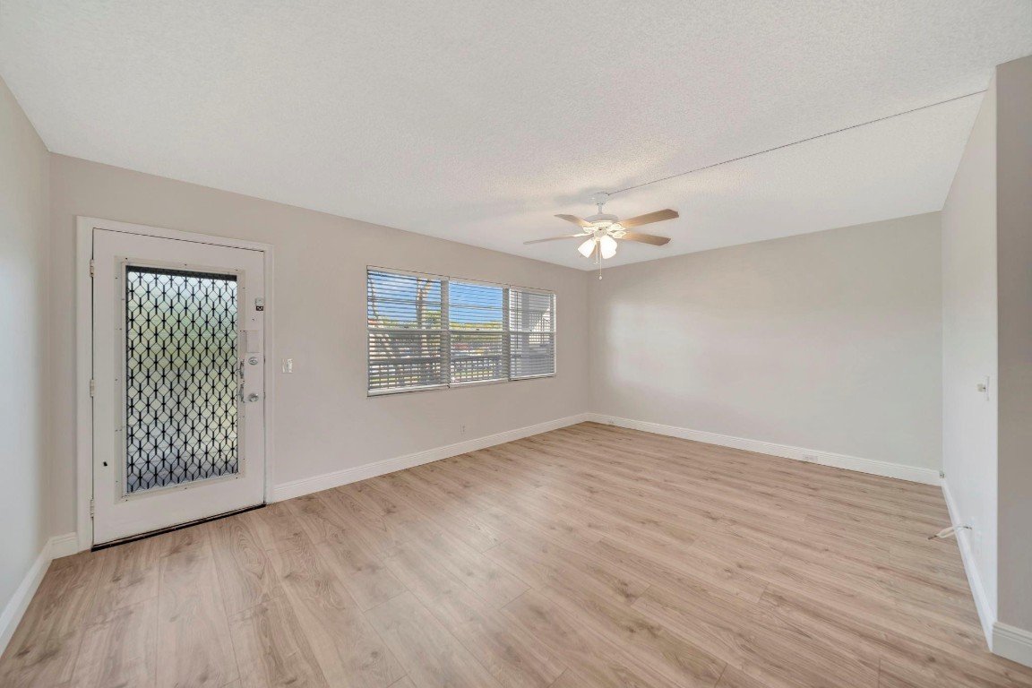 NEW HAMPTON - Residential