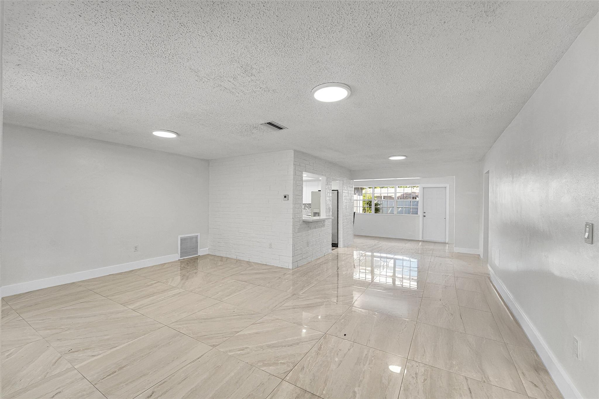 MIRAMAR PARK FOURTH ADD - Residential Lease