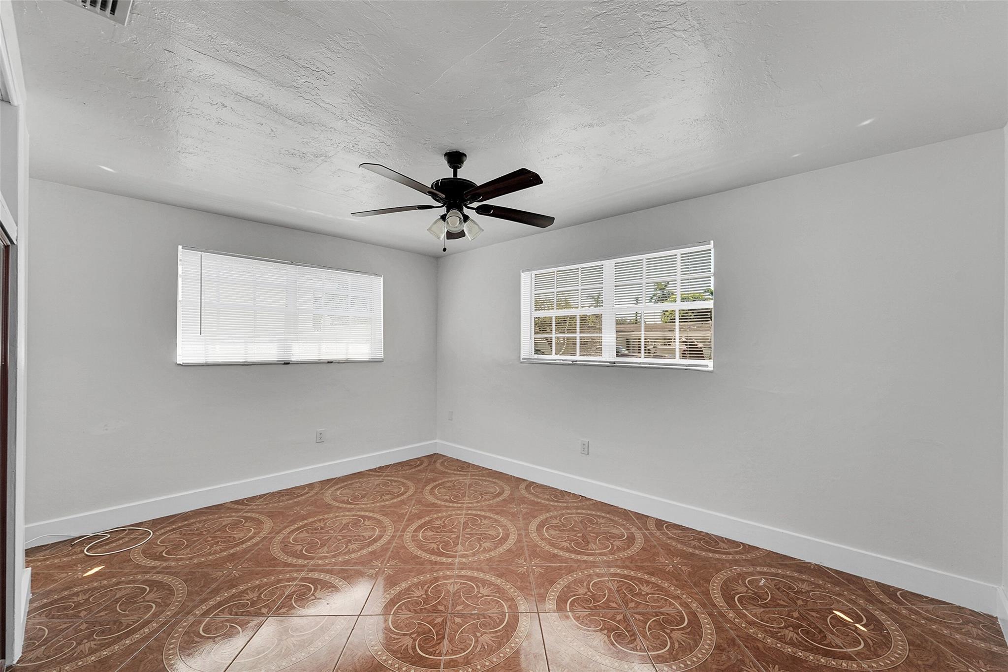 MIRAMAR PARK FOURTH ADD - Residential Lease