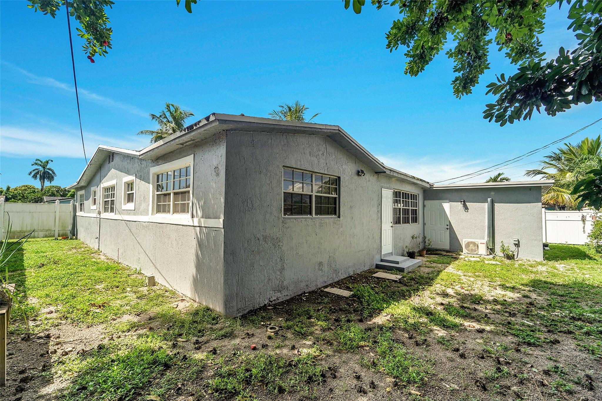 MIRAMAR PARK FOURTH ADD - Residential Lease