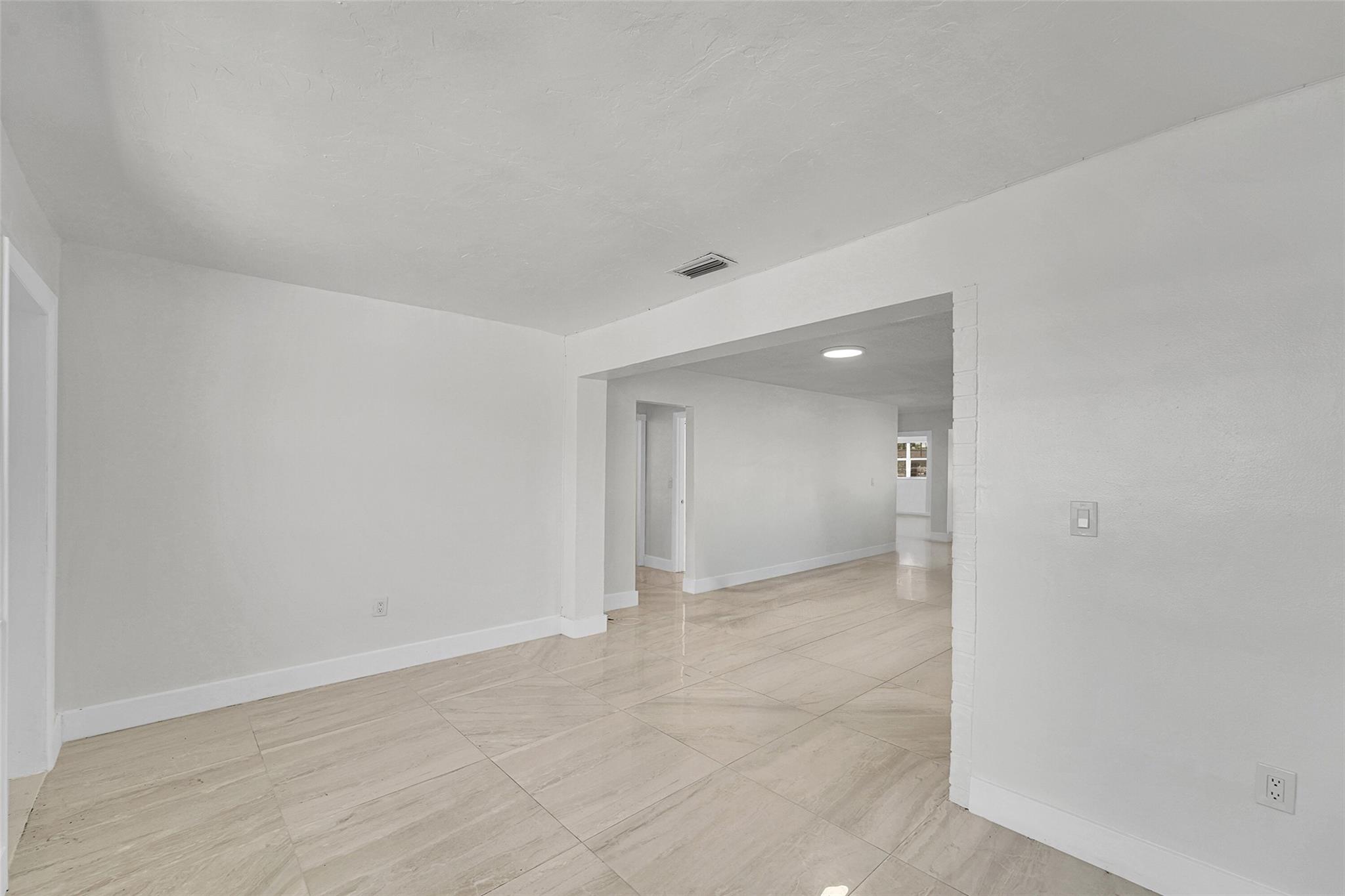 MIRAMAR PARK FOURTH ADD - Residential Lease