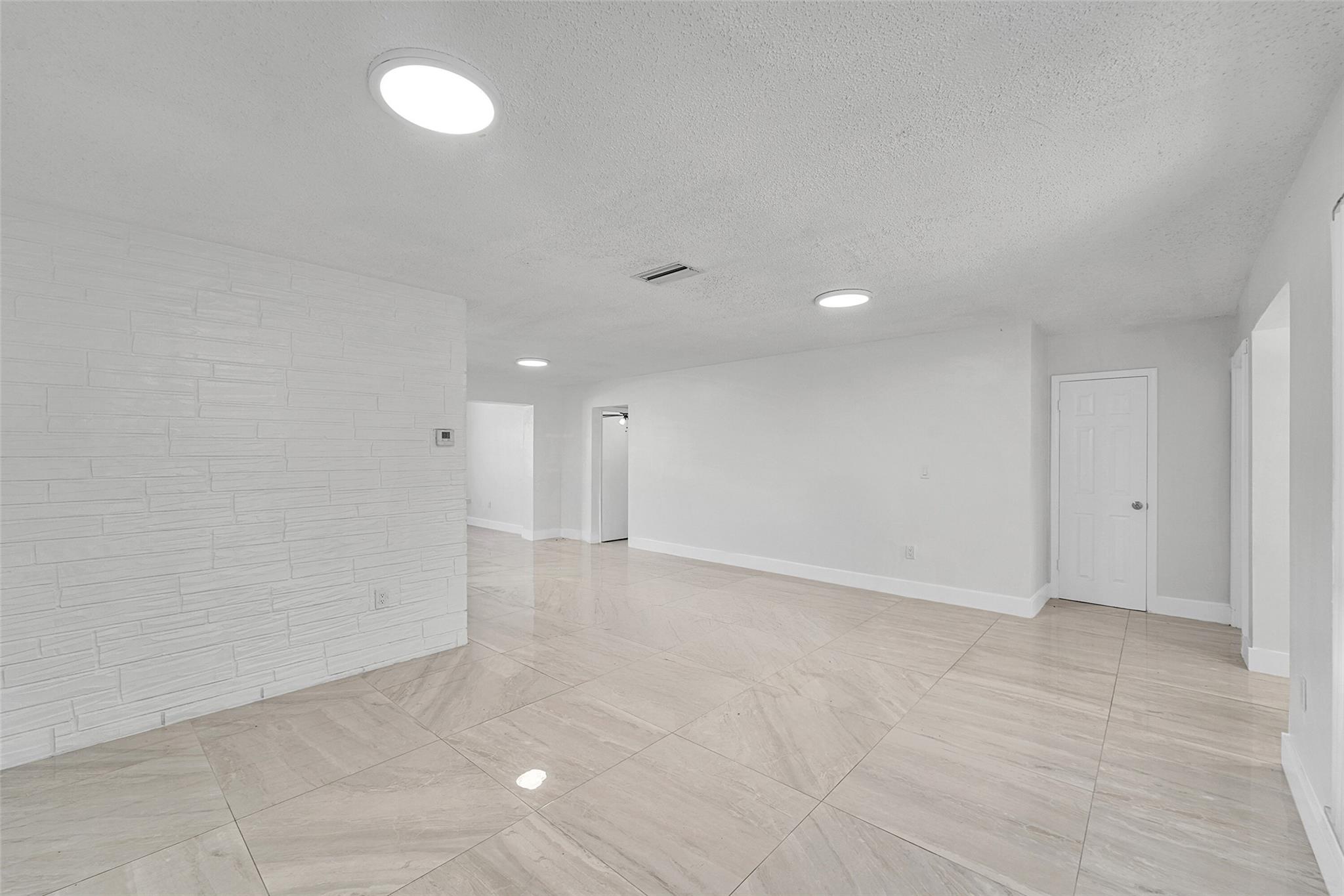 MIRAMAR PARK FOURTH ADD - Residential Lease