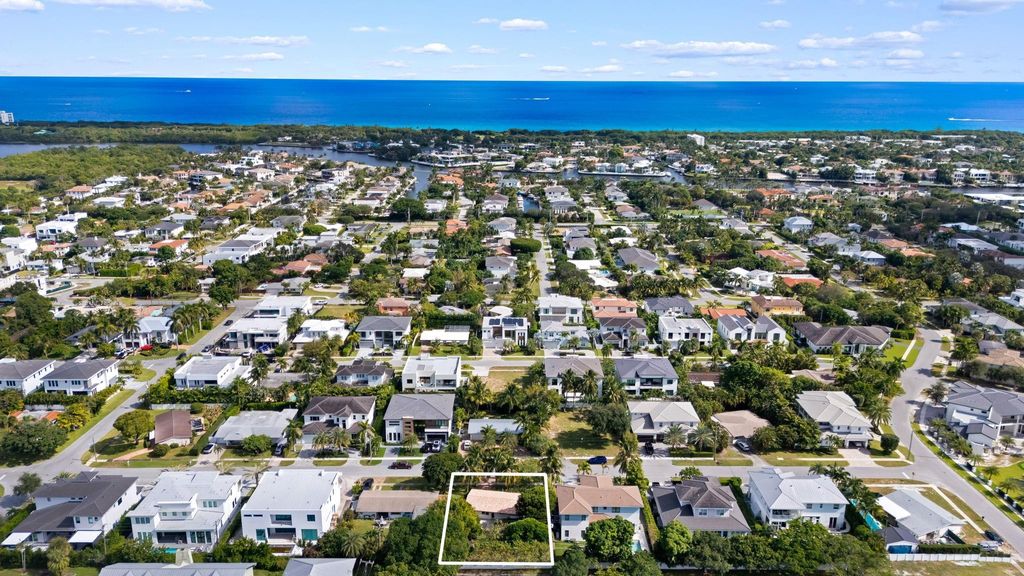 Photo of 1001 NE 2nd Terrace, Boca Raton, FL 33432 (MLS # F10537485)