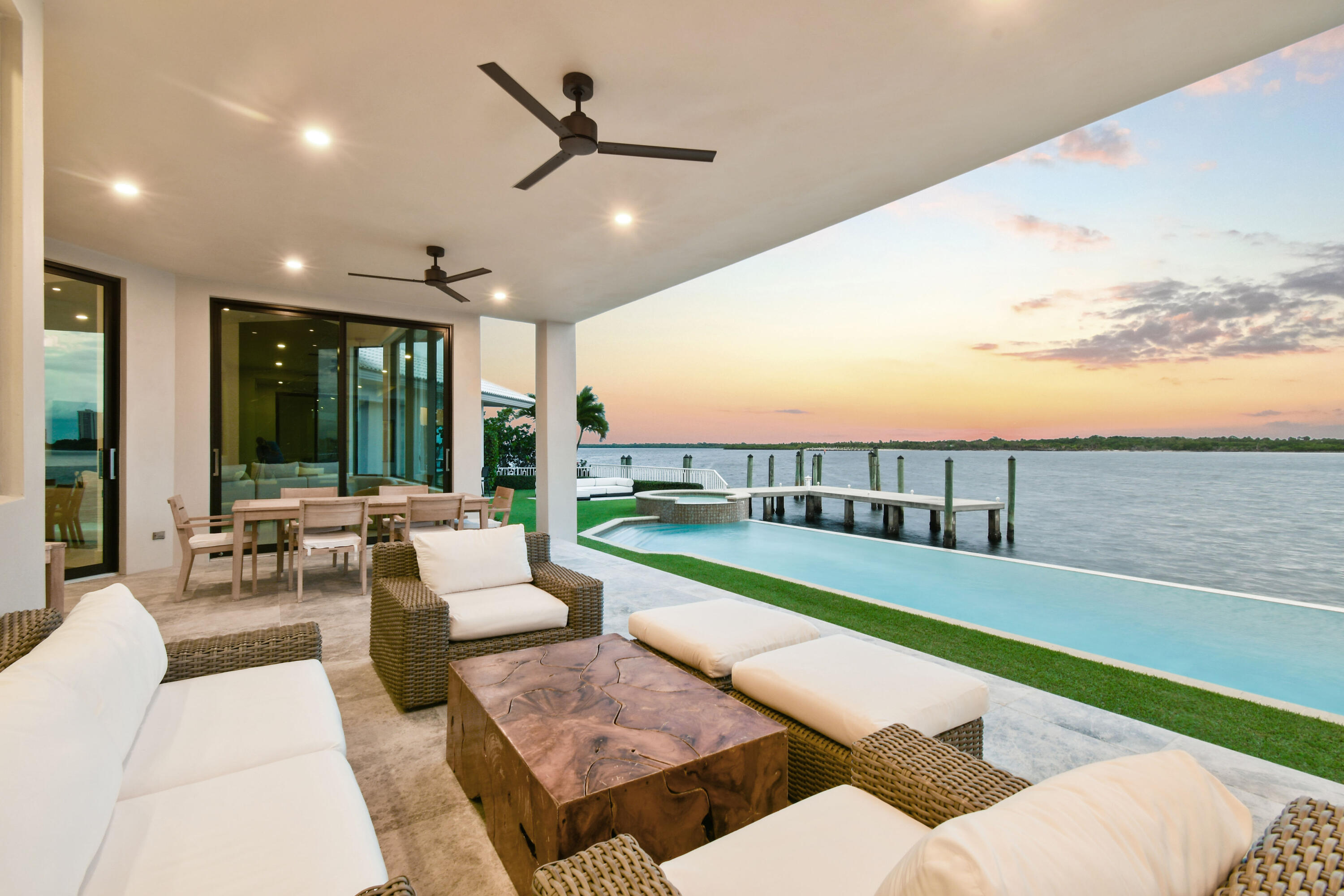 PALM BEACH LAKE WORTH ESTATES 2 - Residential