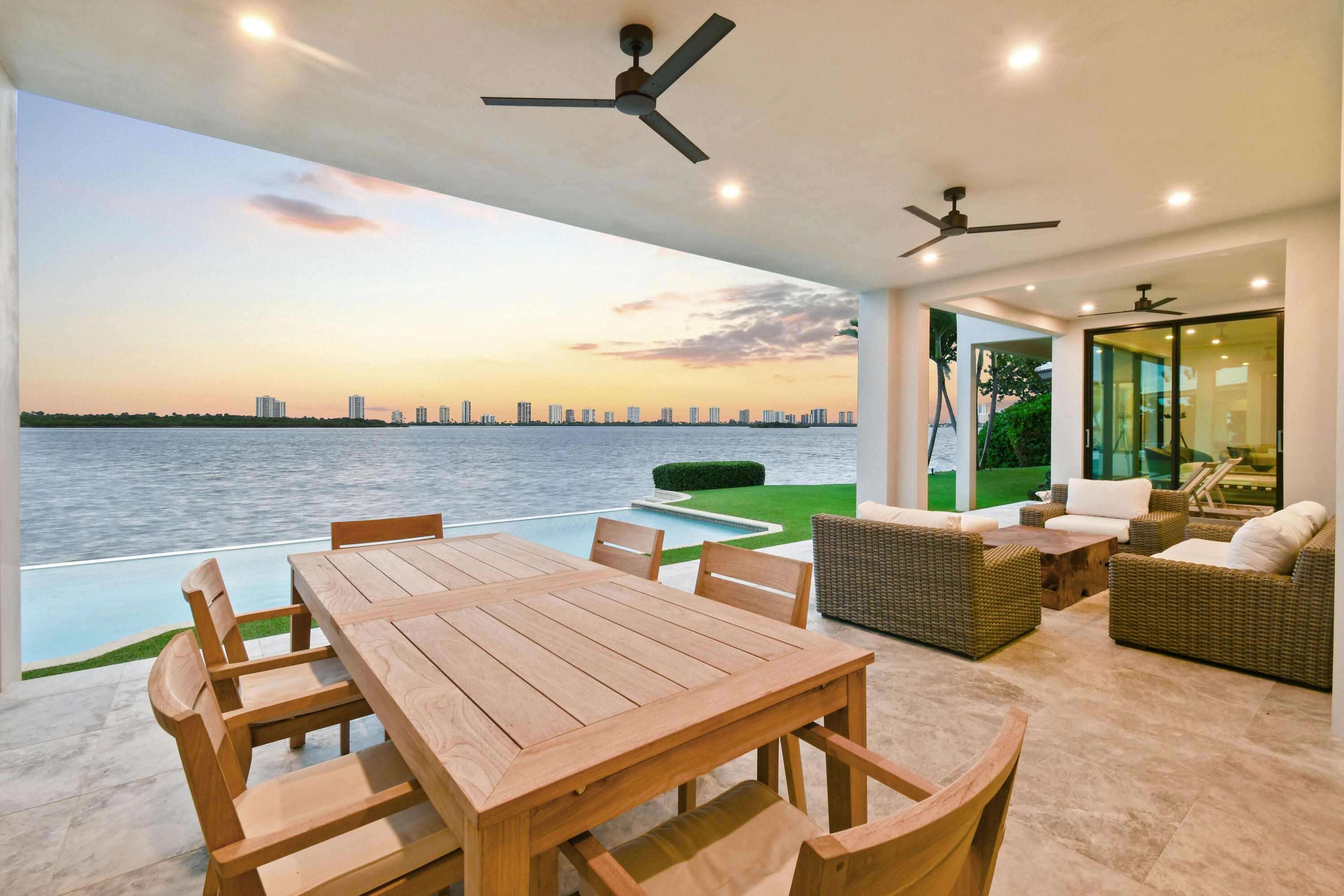 PALM BEACH LAKE WORTH ESTATES 2 - Residential