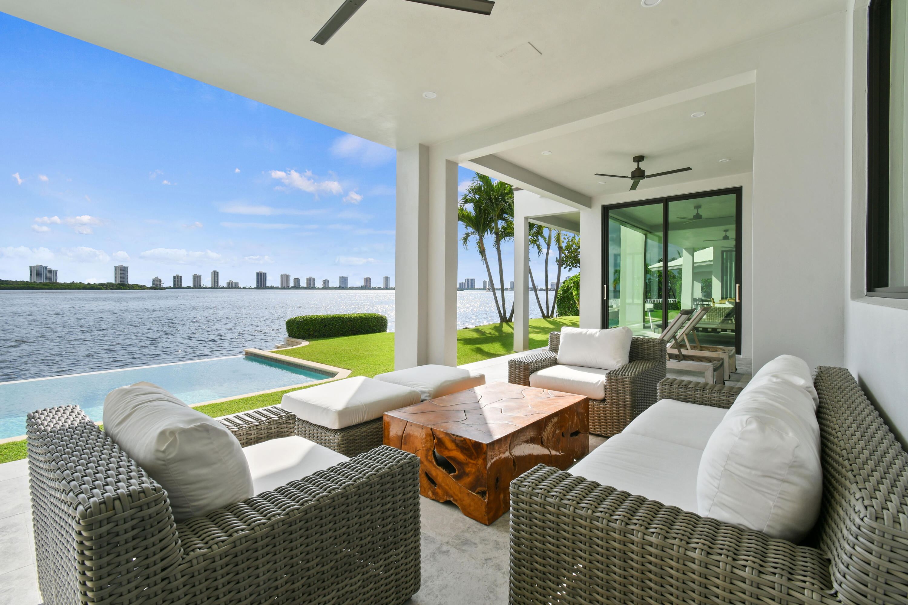 PALM BEACH LAKE WORTH ESTATES 2 - Residential