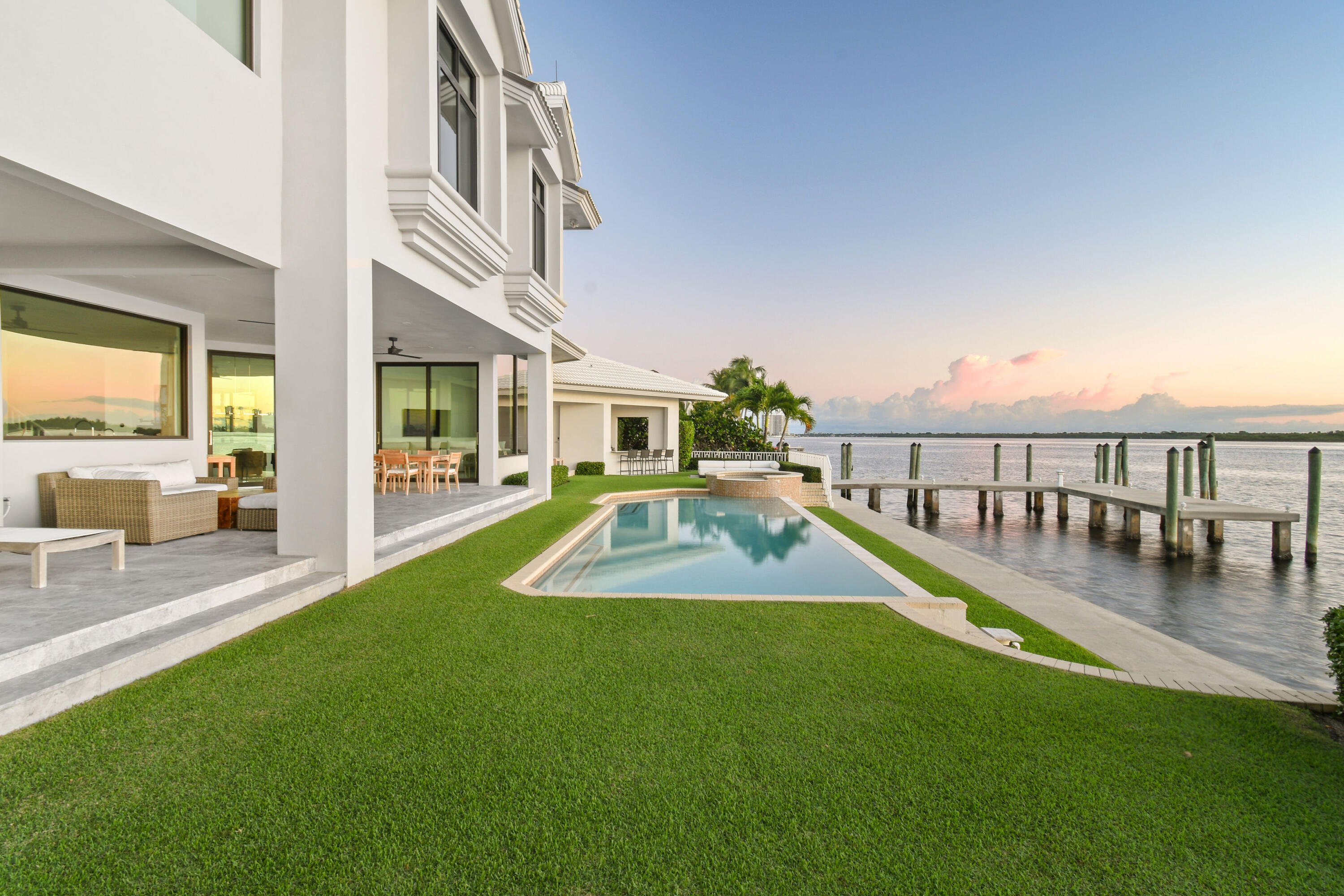 PALM BEACH LAKE WORTH ESTATES 2 - Residential