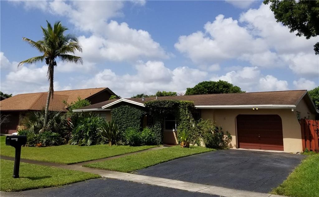 PEMBROKE LAKES SEC 6 - Residential