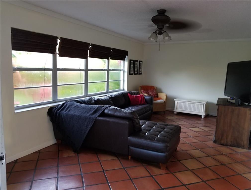 PEMBROKE LAKES SEC 6 - Residential