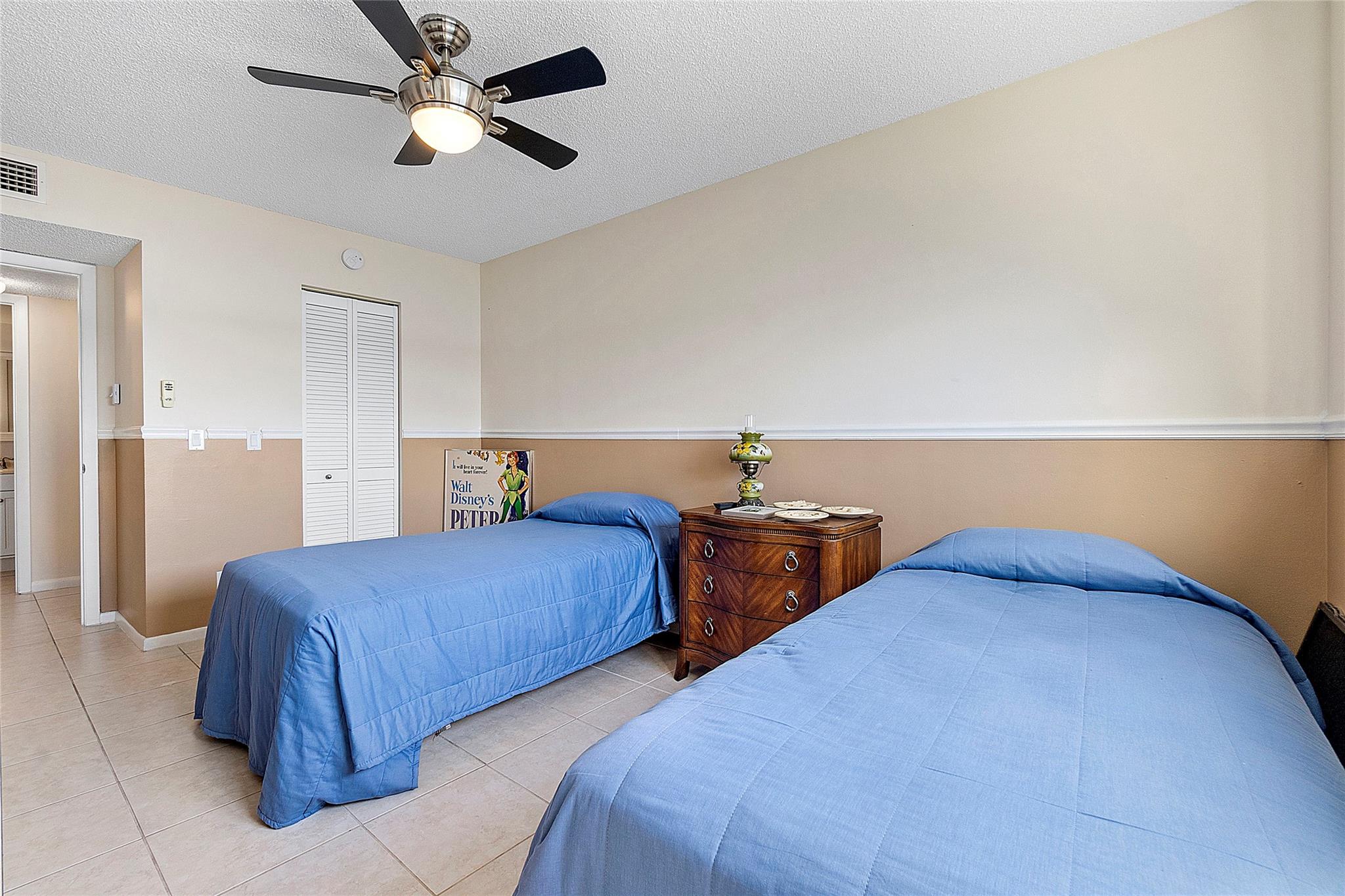 Lake Emerald - Residential