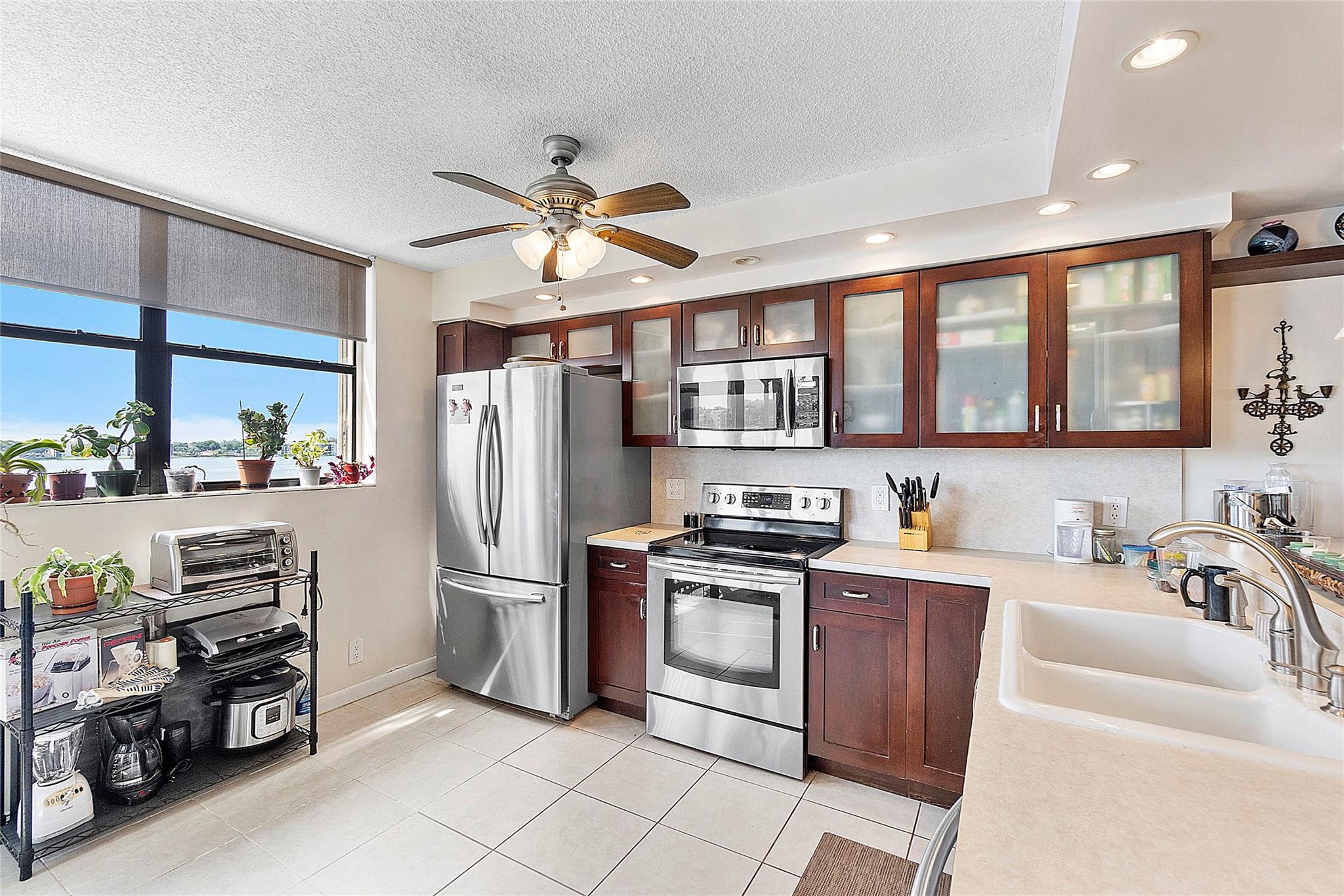 Lake Emerald - Residential