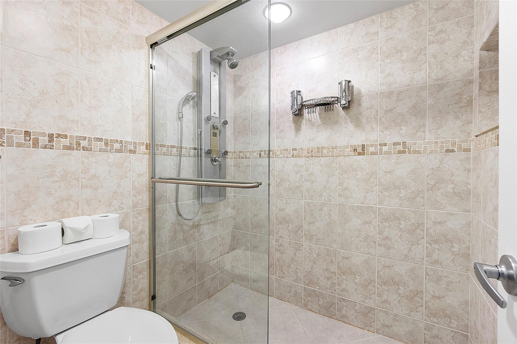 Lake Emerald - Residential