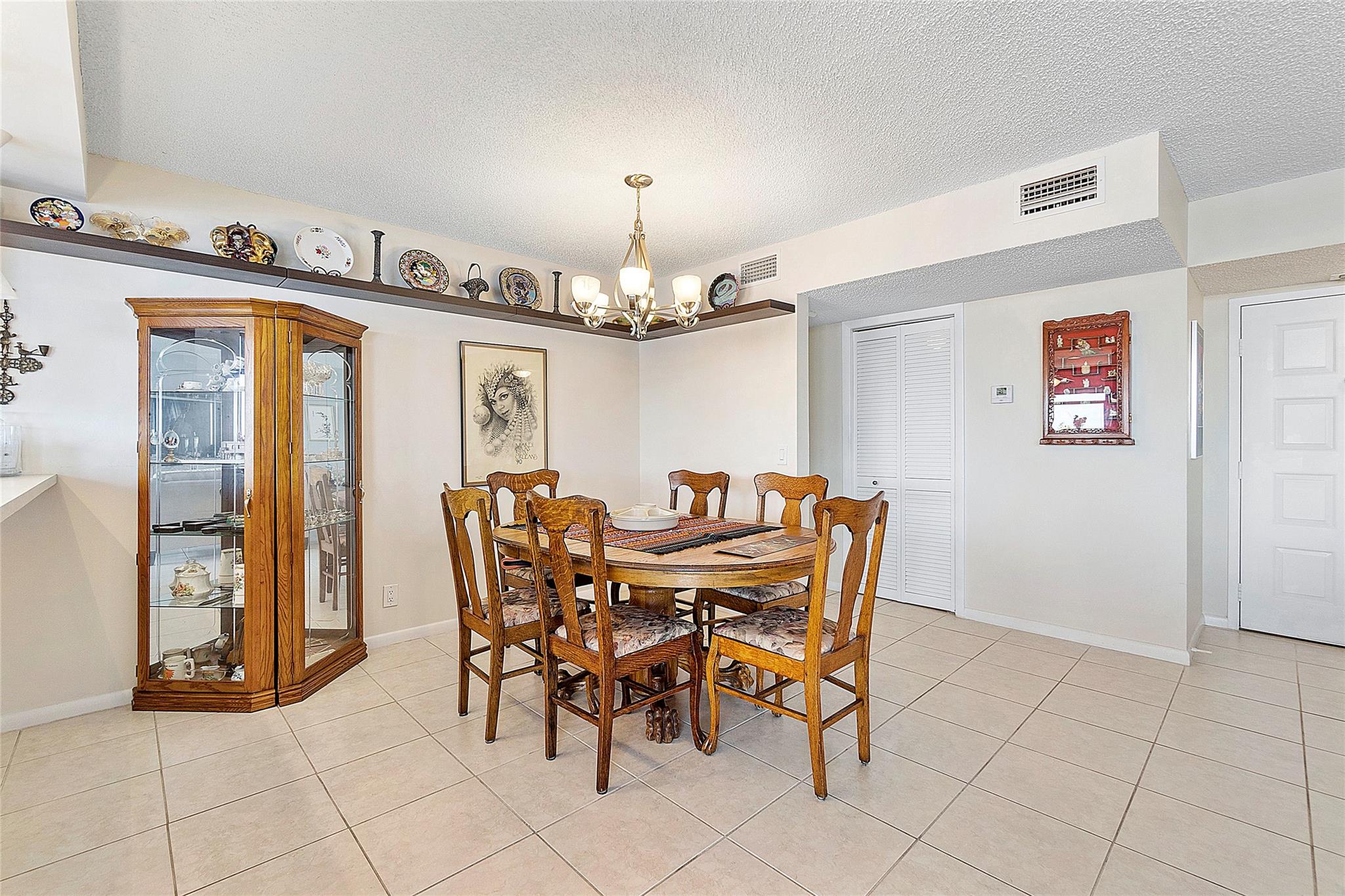 Lake Emerald - Residential