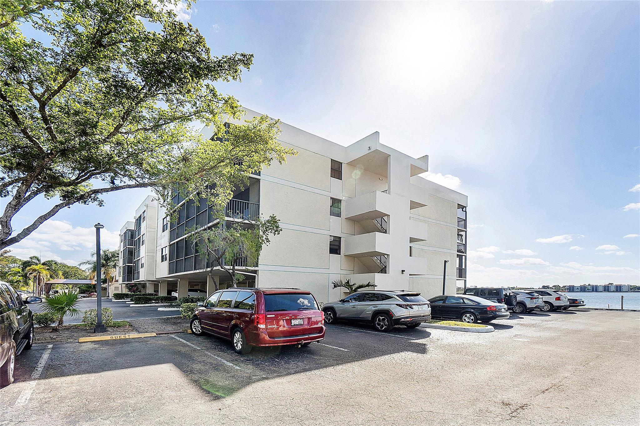 Lake Emerald - Residential