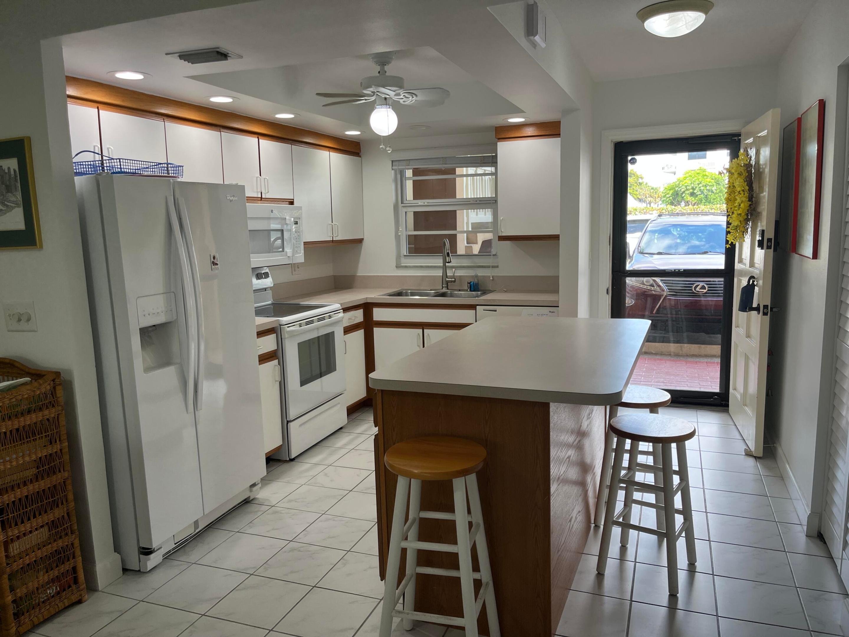 WATERWAY WEST CONDOS - Residential