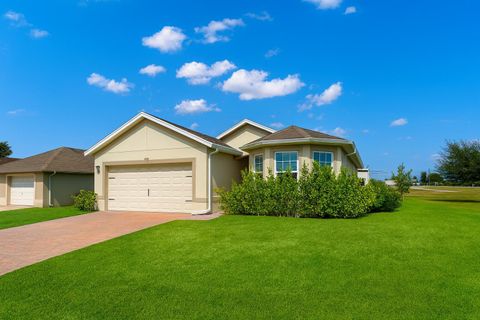 Photo of 211 NE 20th Street, Cape Coral, FL 33909 (MLS # R11143572)