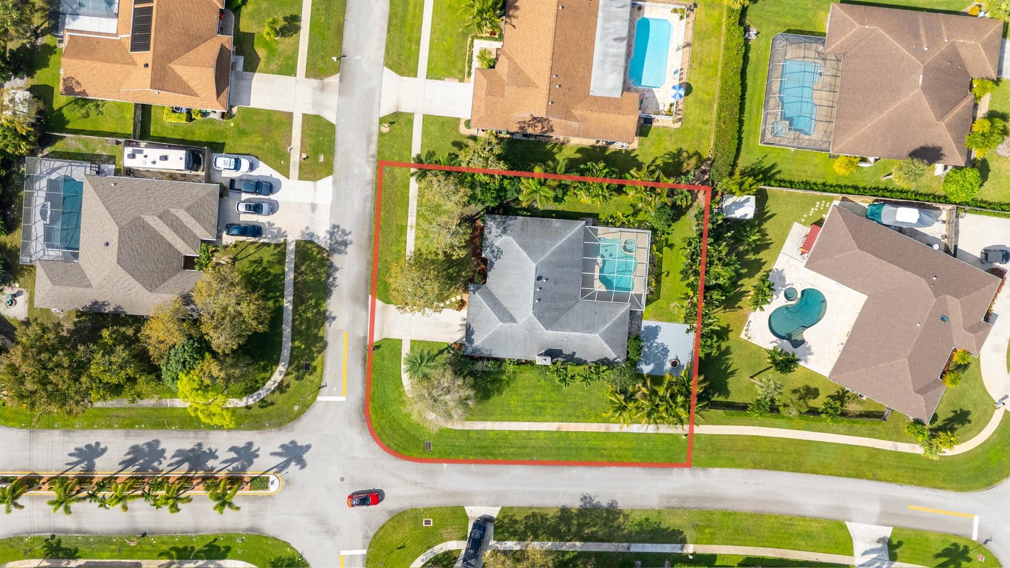 PINEWOOD MANOR OF WELLING - Residential