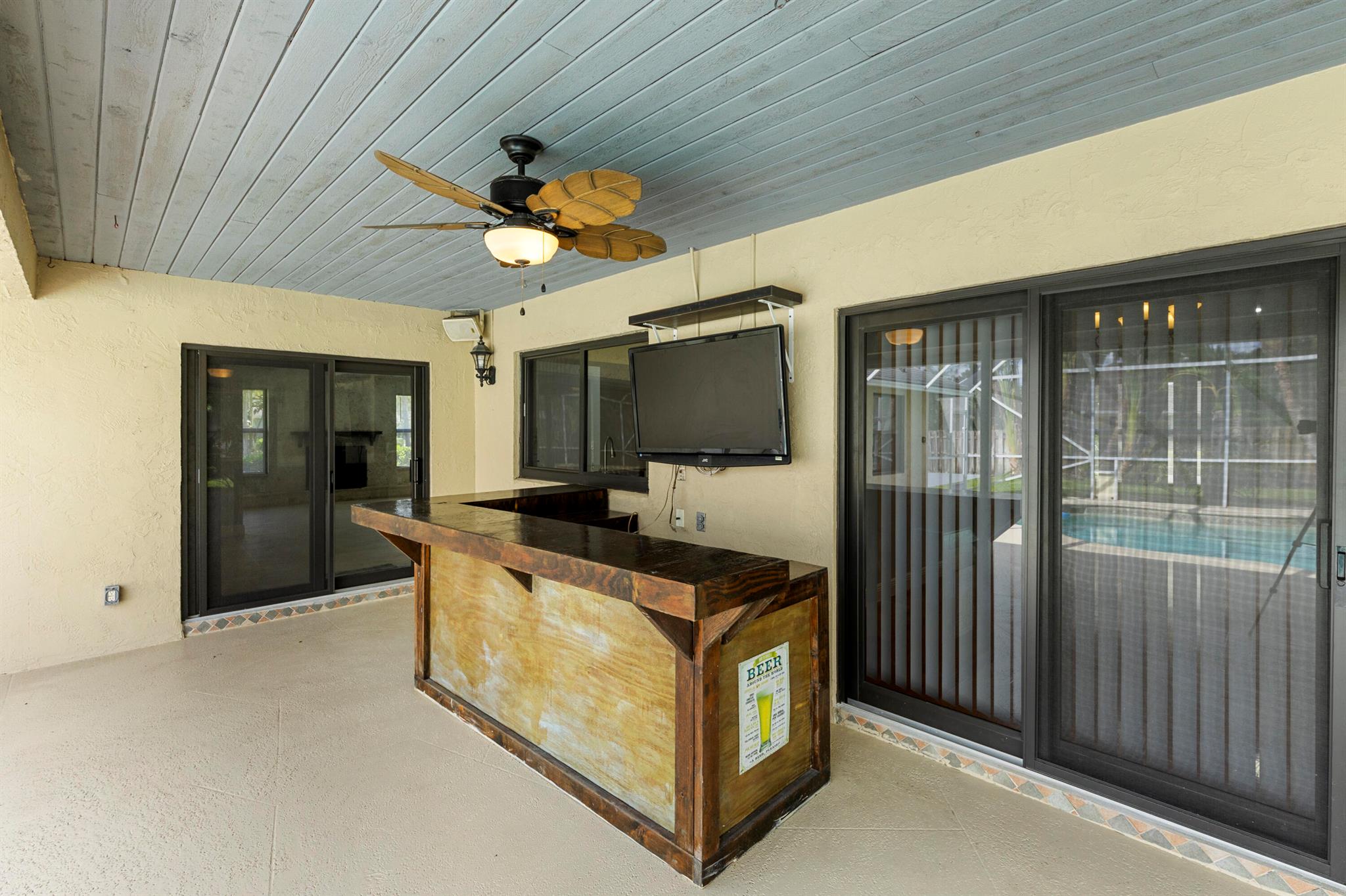 PINEWOOD MANOR OF WELLING - Residential