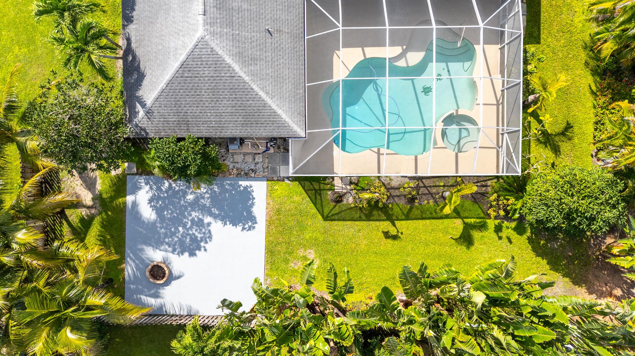 PINEWOOD MANOR OF WELLING - Residential