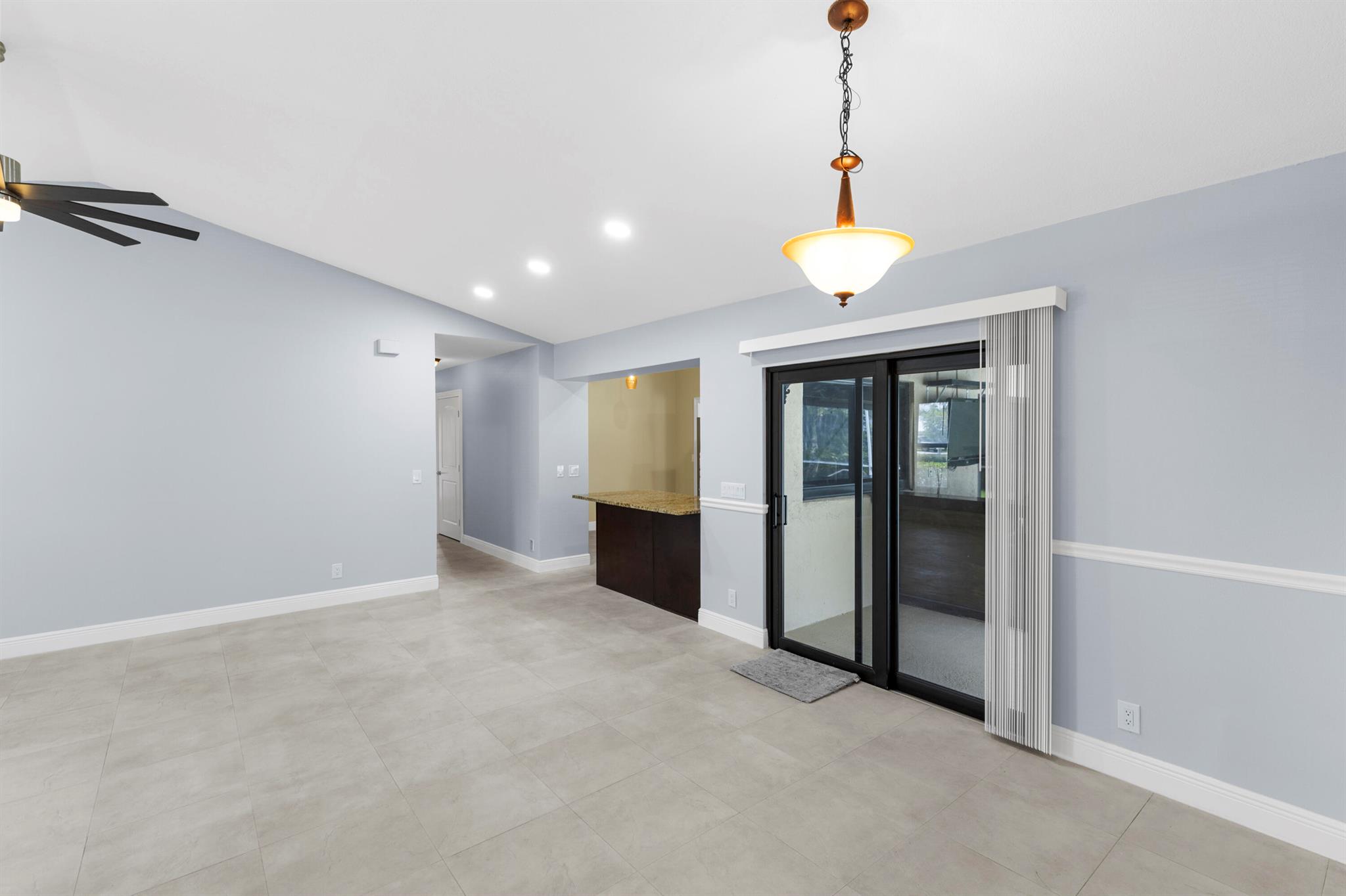 PINEWOOD MANOR OF WELLING - Residential
