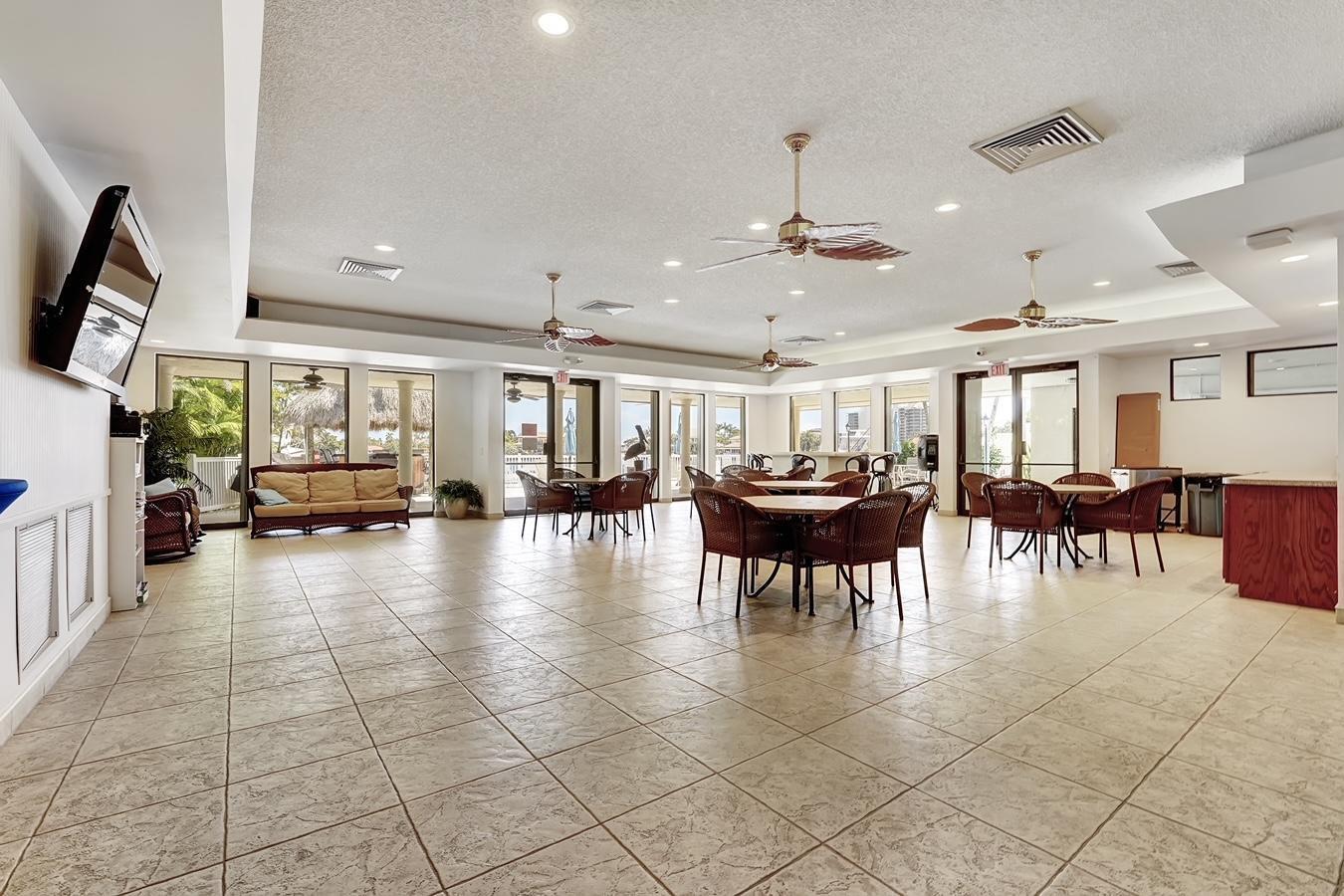 CAPTAINS WALK CONDO - Residential