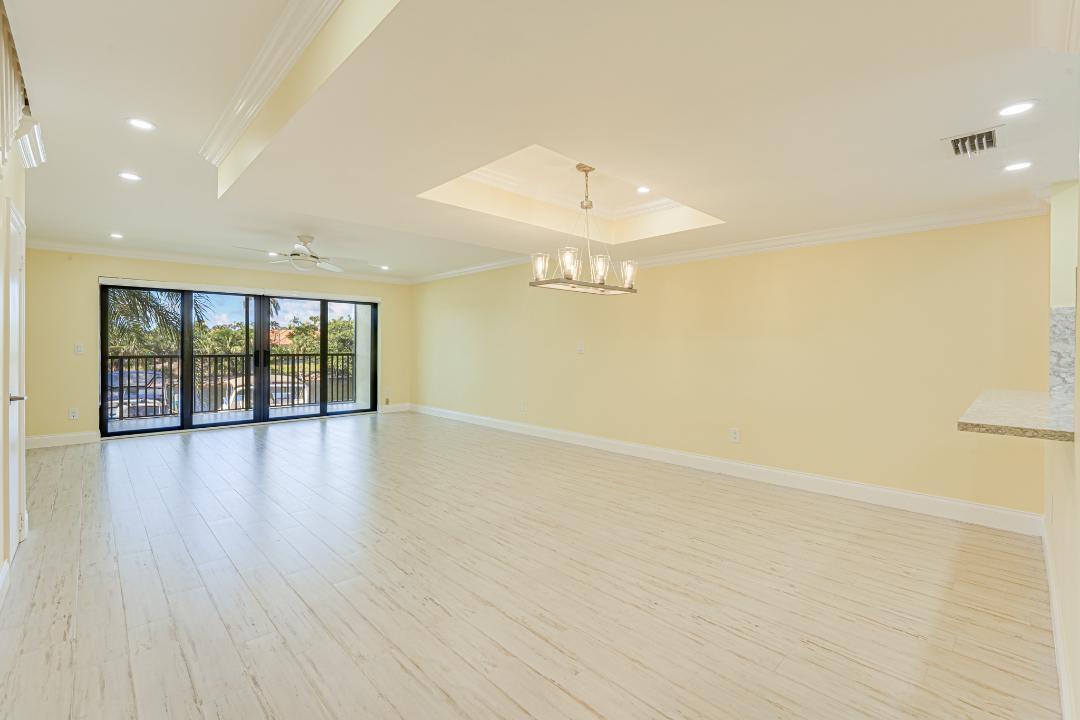 CAPTAINS WALK CONDO - Residential