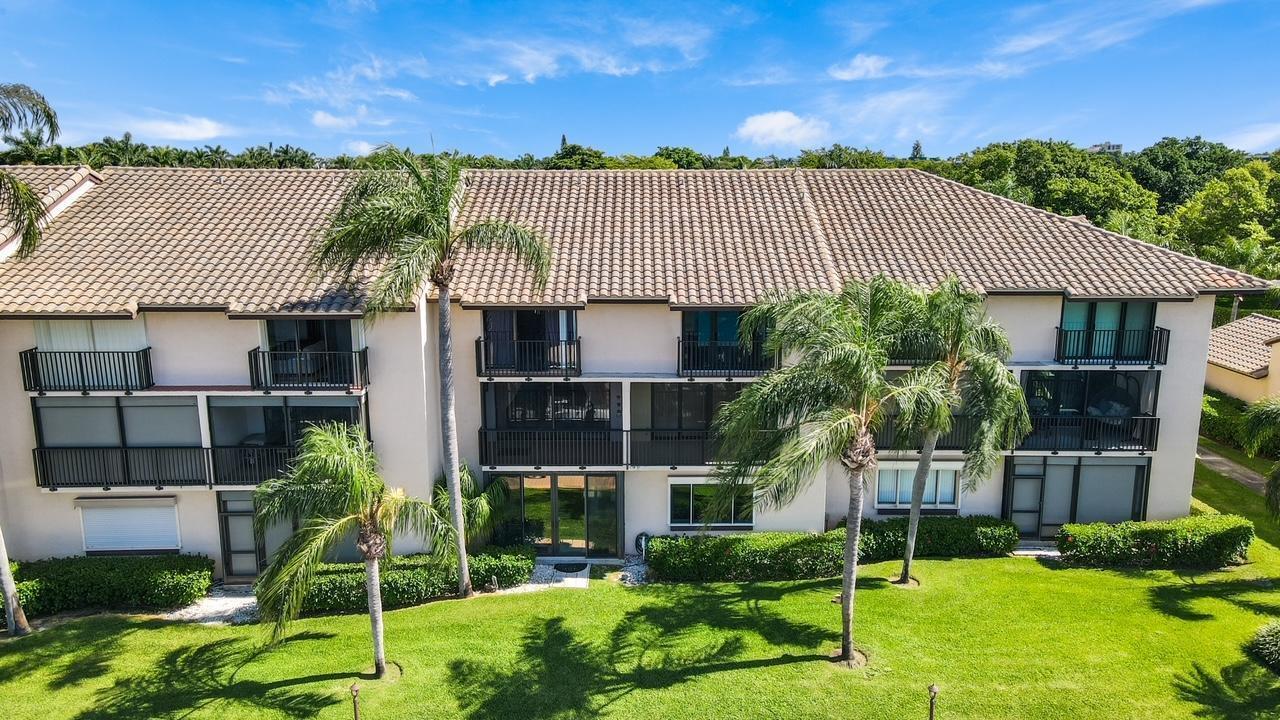 CAPTAINS WALK CONDO - Residential