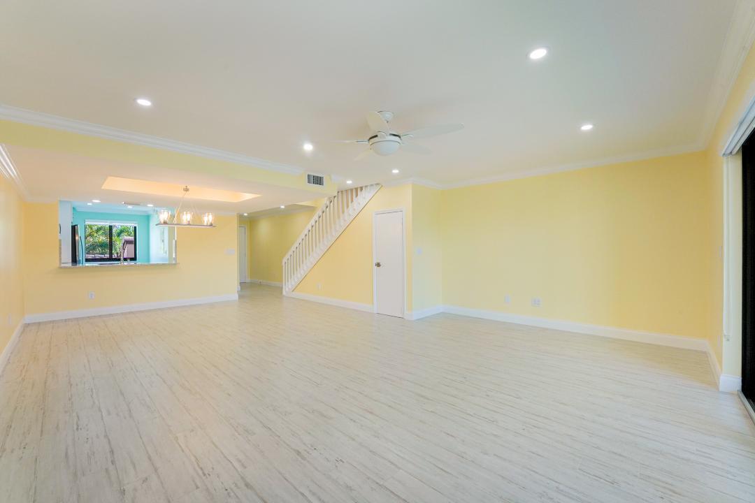 CAPTAINS WALK CONDO - Residential