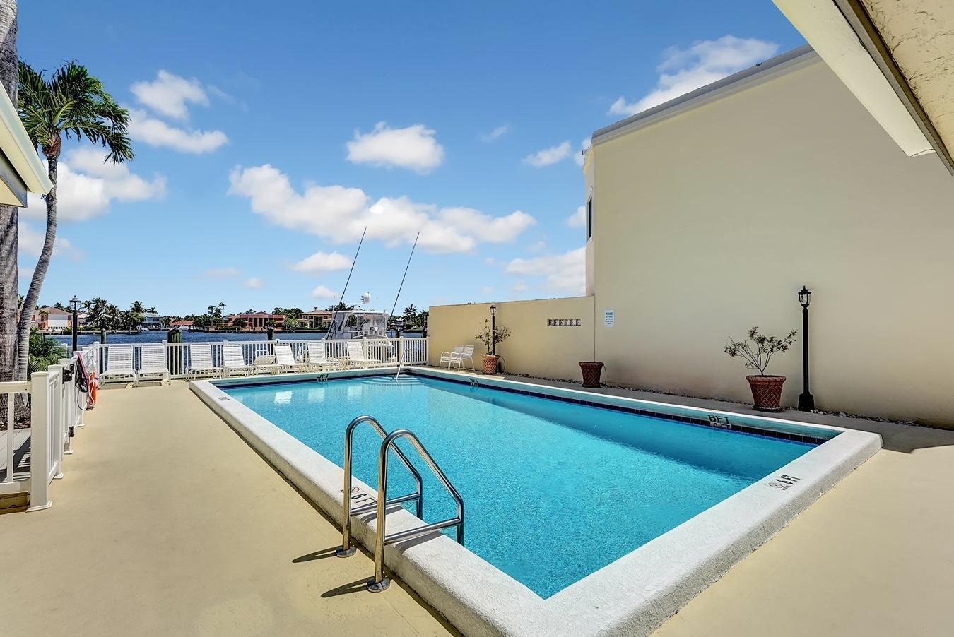 CAPTAINS WALK CONDO - Residential