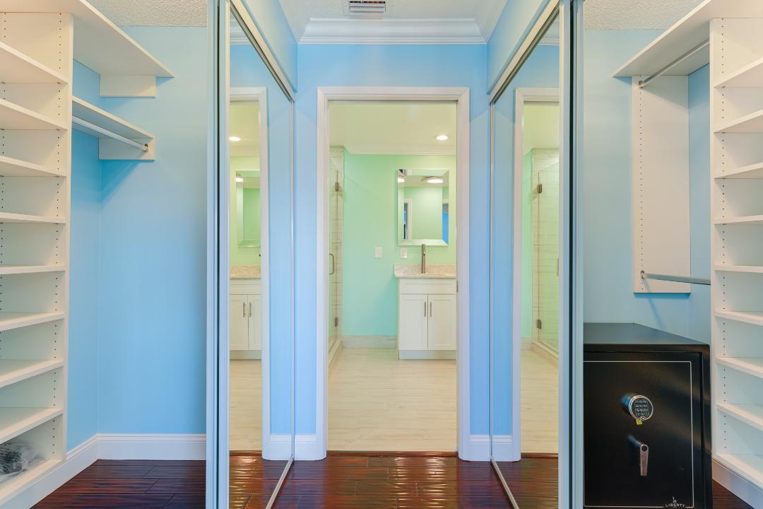 CAPTAINS WALK CONDO - Residential