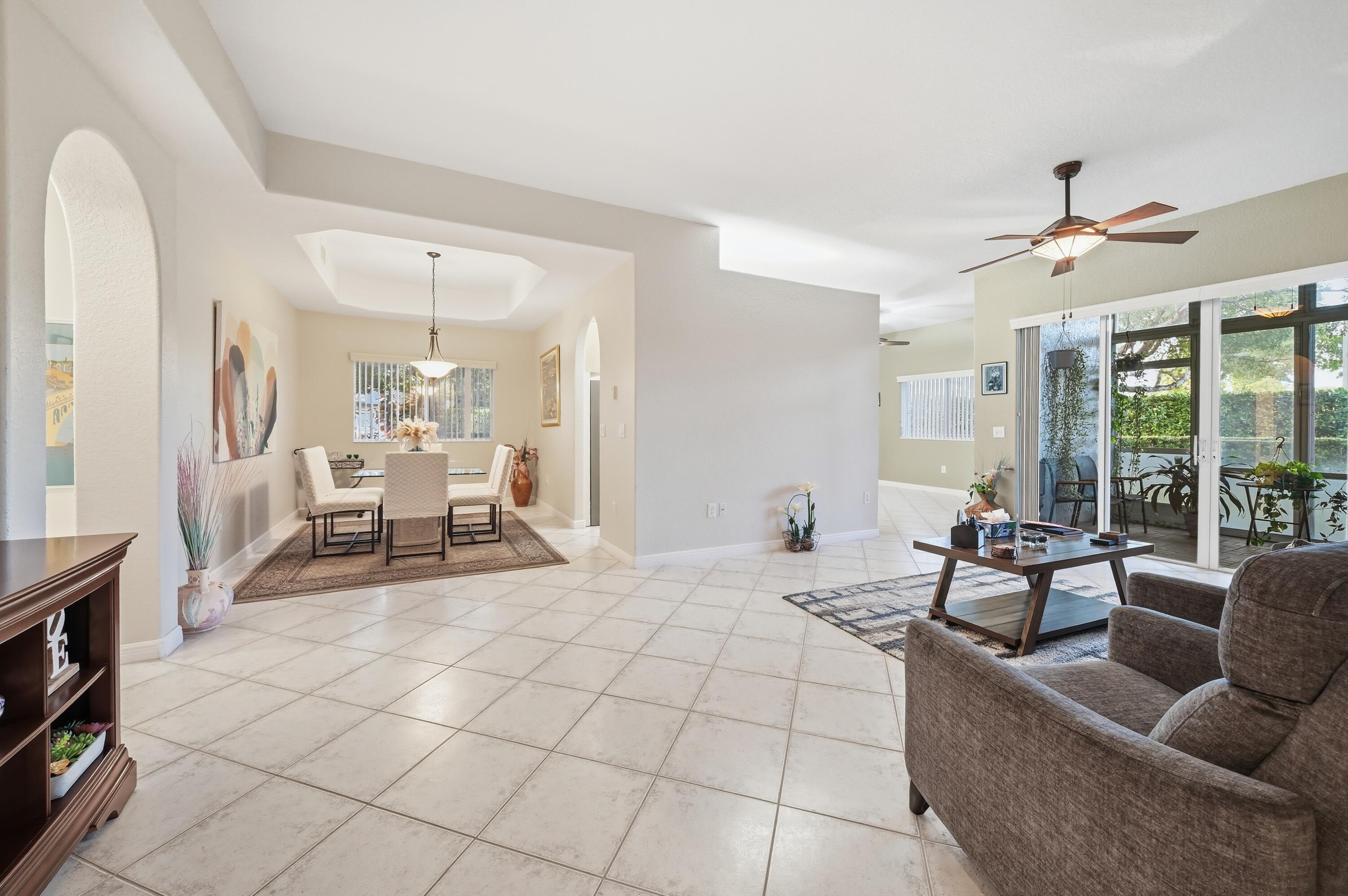 7986 EXETER Boulevard W 101