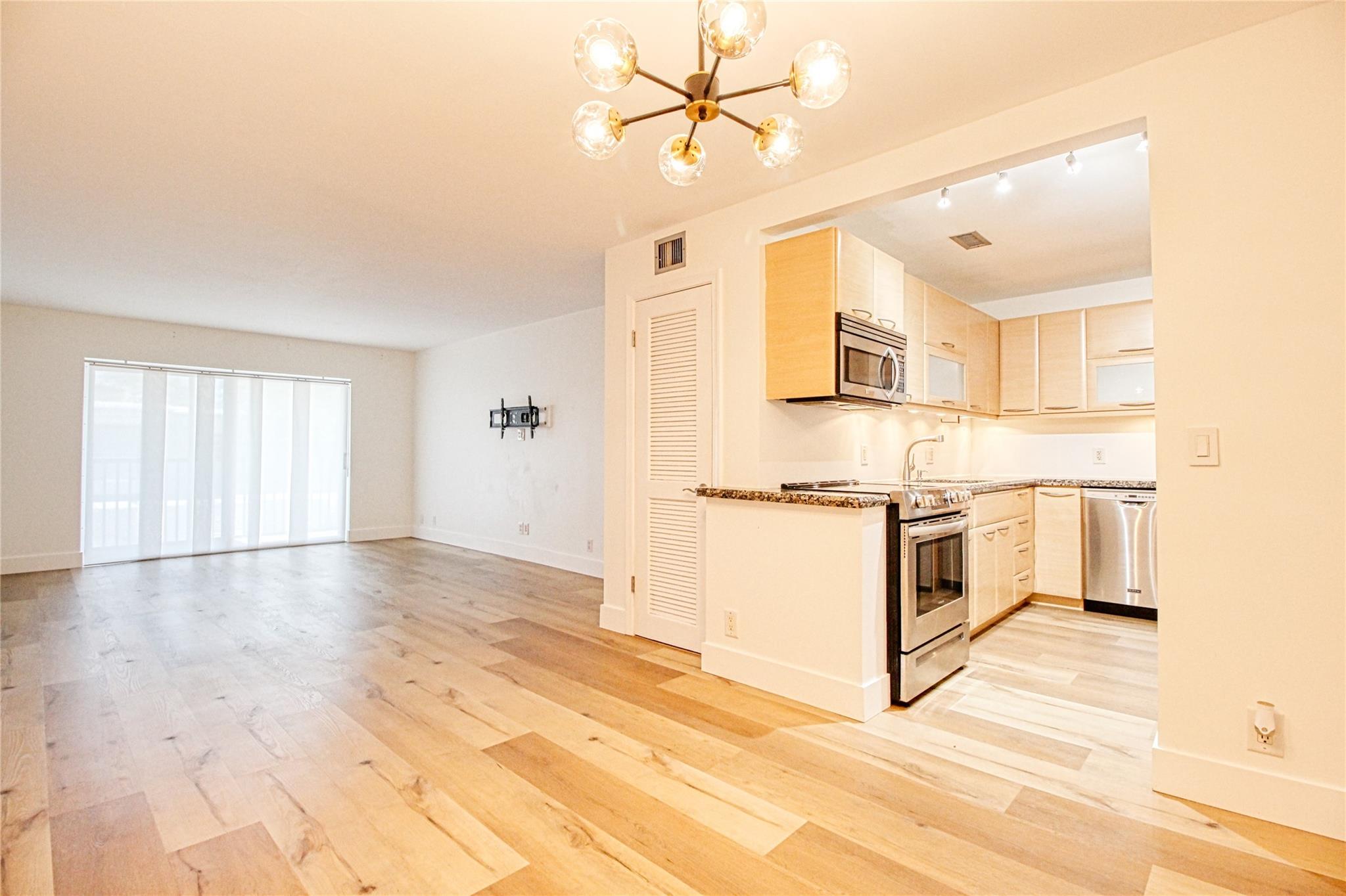 6409 Bay Club Dr 3