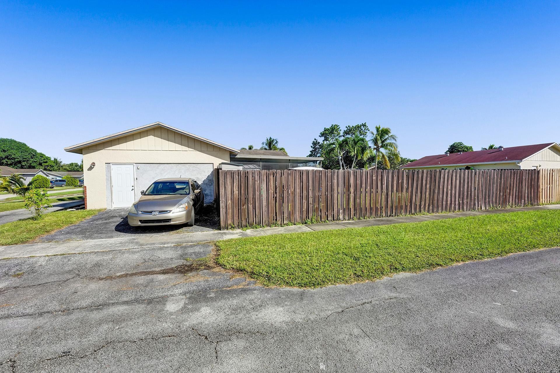8360 NW 47th St