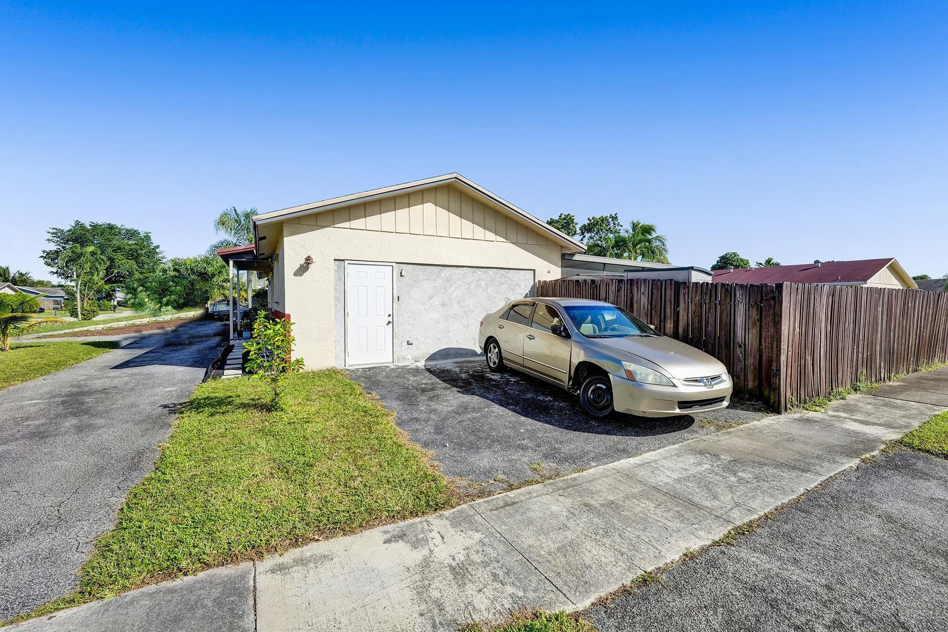 8360 NW 47th St