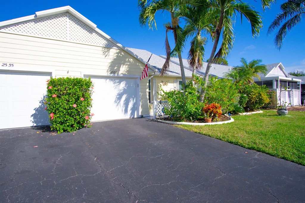 Photo of 2537 SE Tropical East Circle E, Port Saint Lucie, FL 34952 (MLS # R11148209)