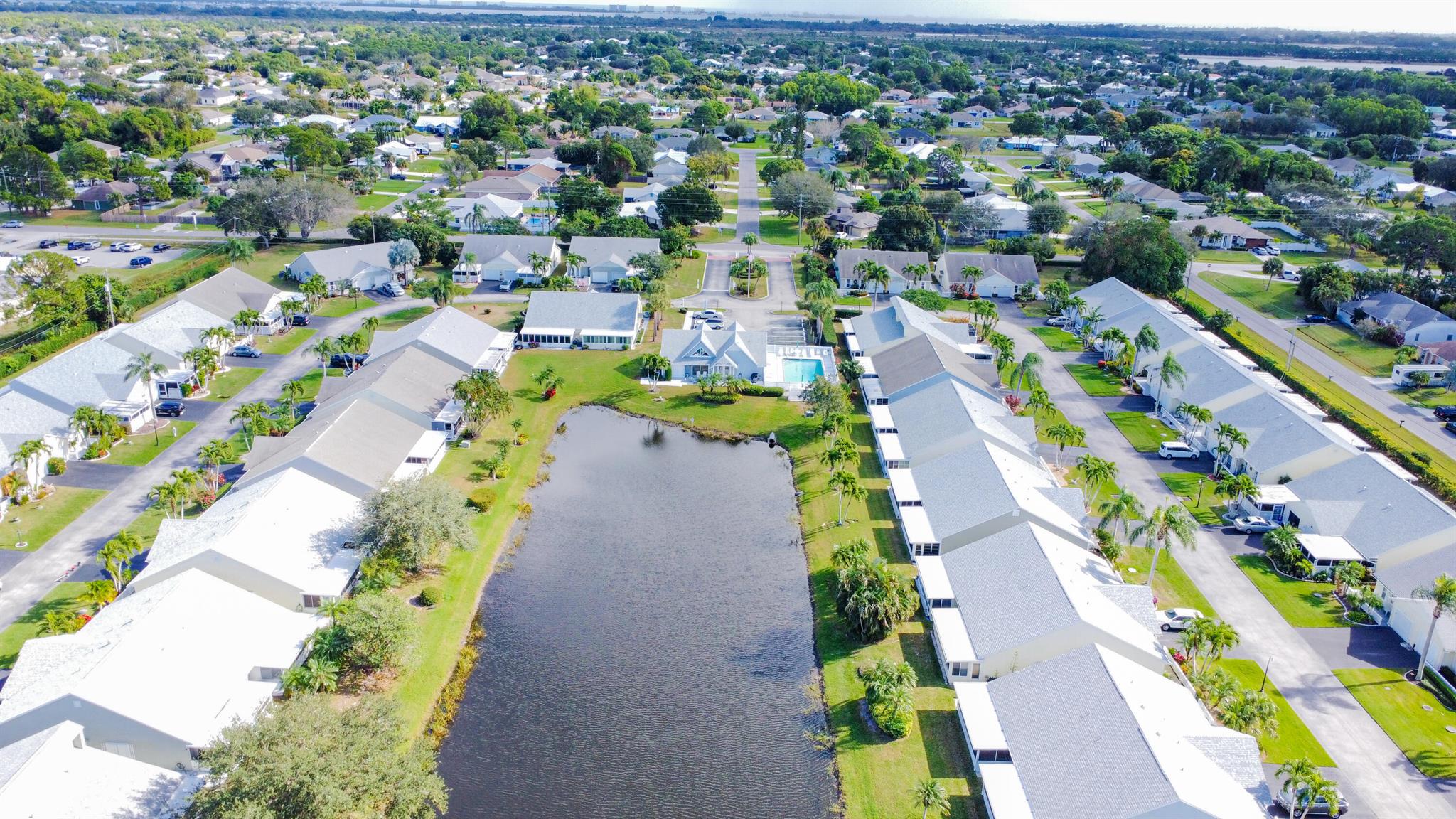 TROPICAL EAST - Residential