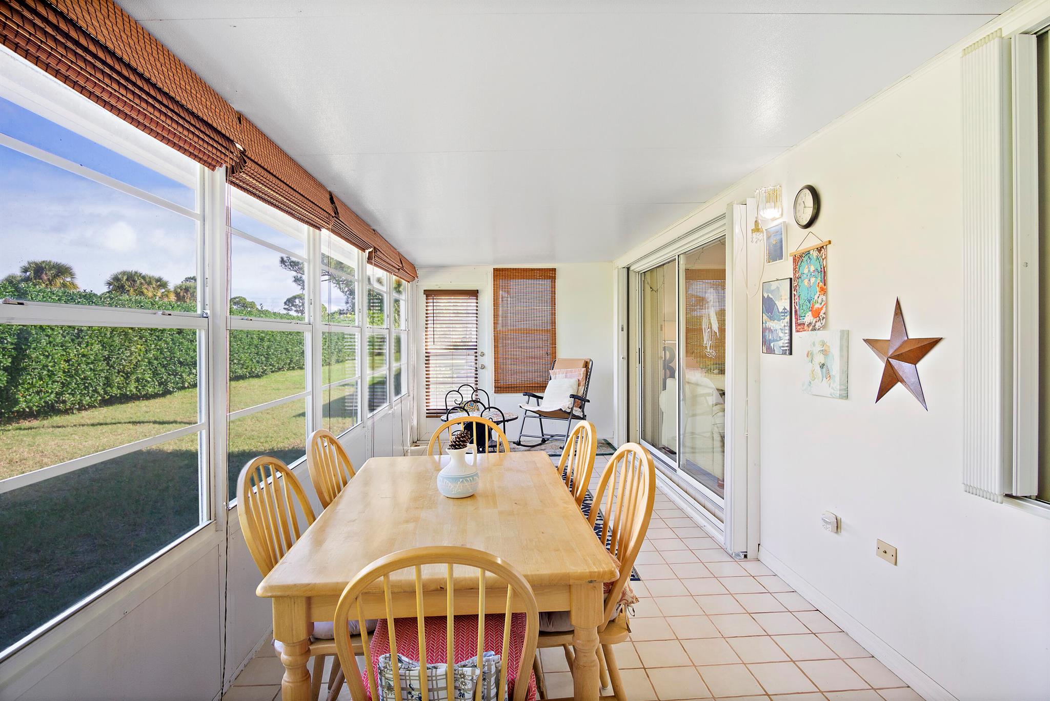 TROPICAL EAST - Residential