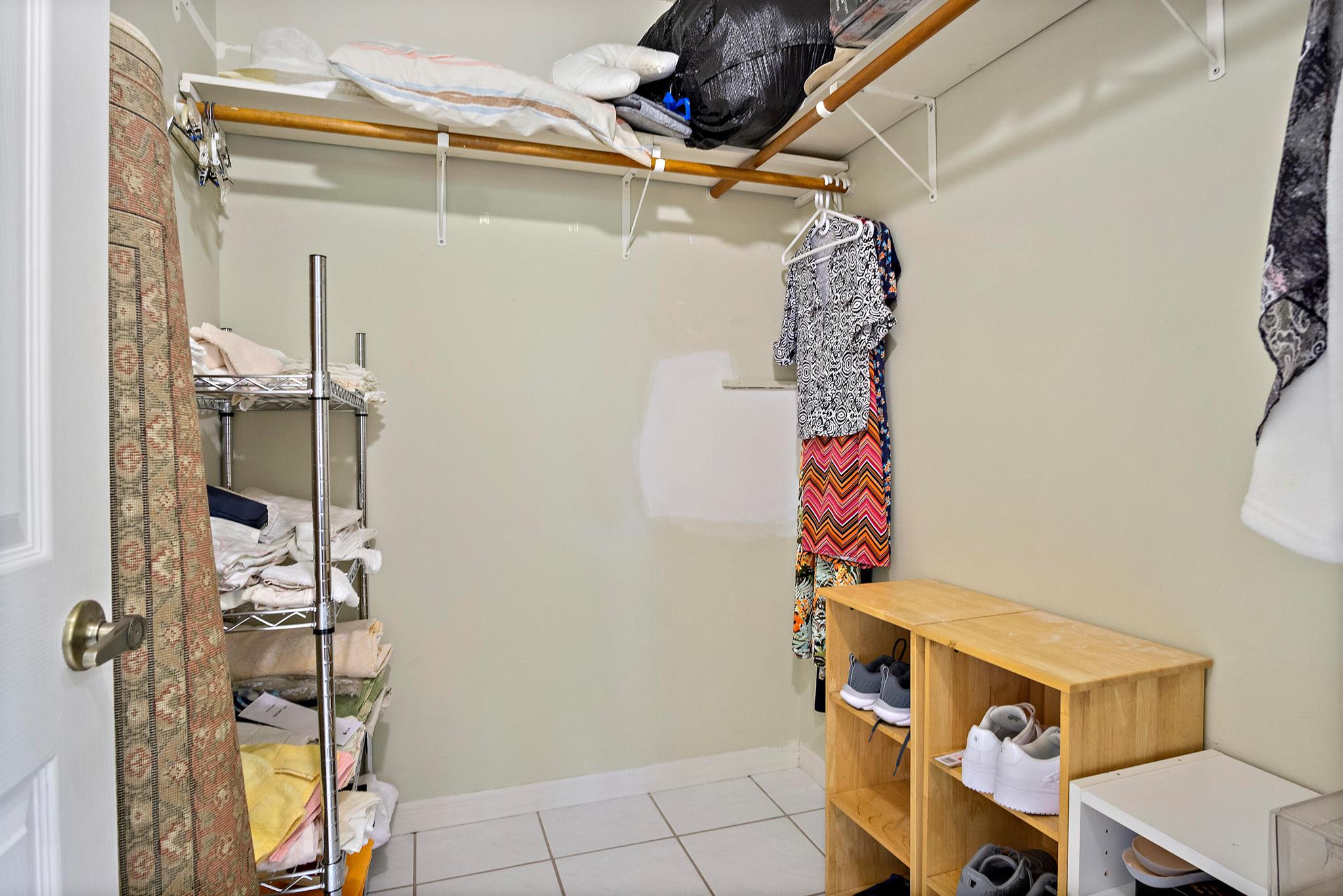 TROPICAL EAST - Residential