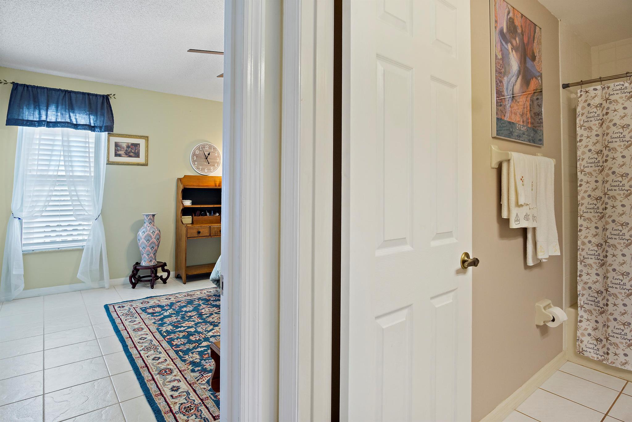 TROPICAL EAST - Residential