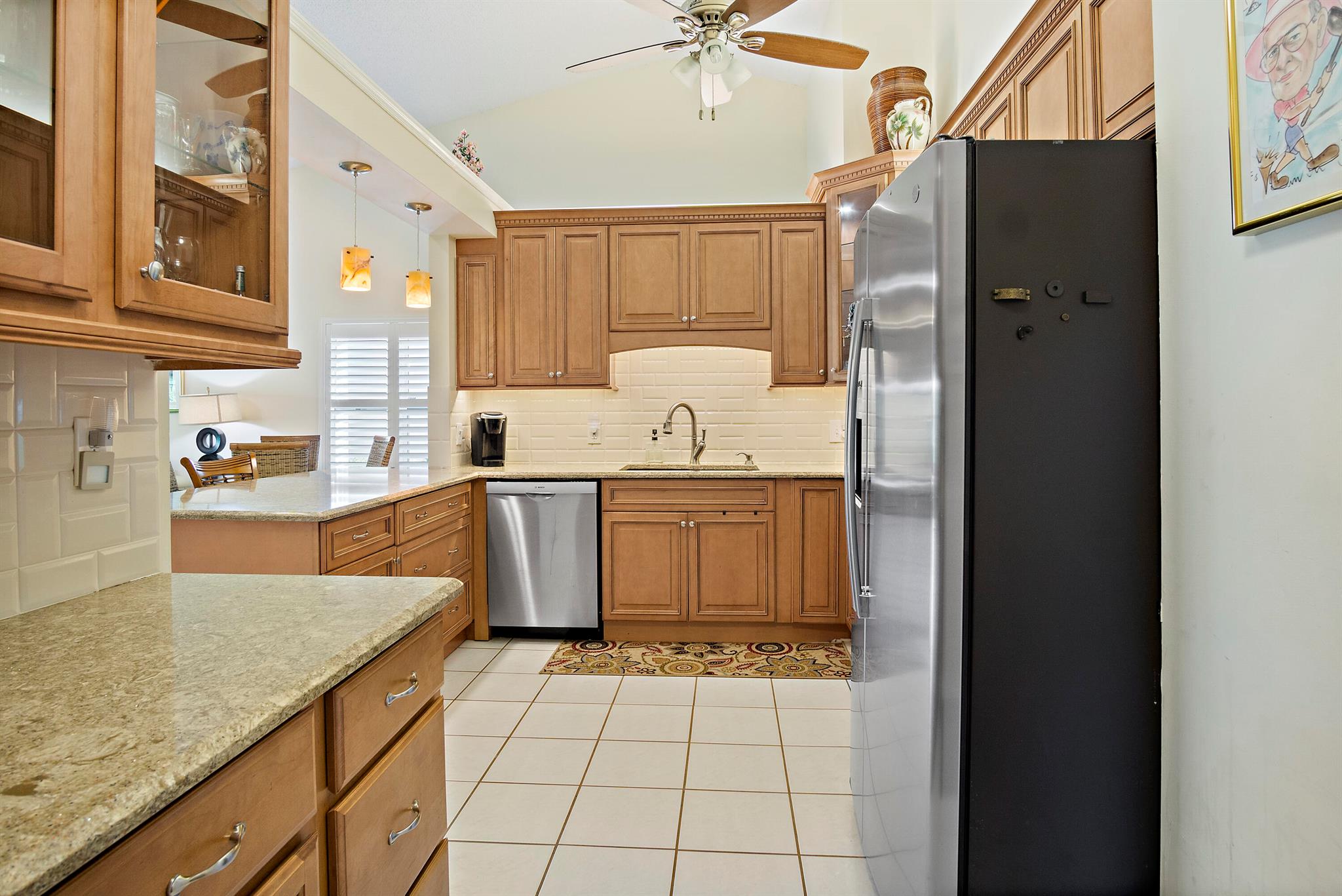 TROPICAL EAST - Residential