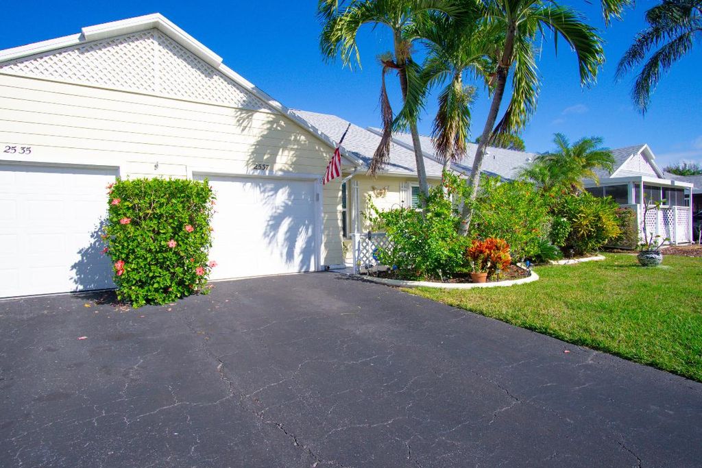 Photo of 2537 SE Tropical East Circle E, Port Saint Lucie, FL 34952 (MLS # R11148209)