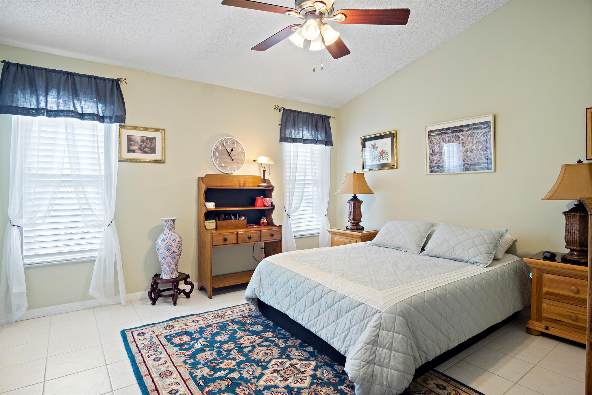 TROPICAL EAST - Residential