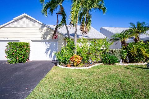 Photo of 2537 SE Tropical East Circle E, Port Saint Lucie, FL 34952 (MLS # R11148209)