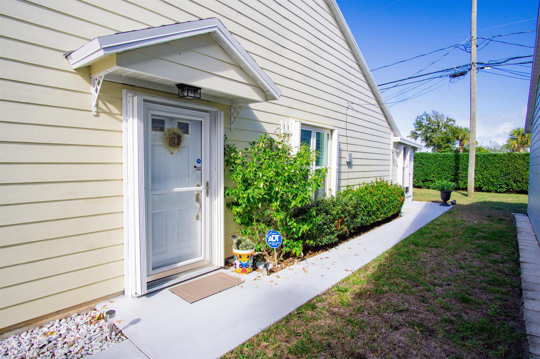 TROPICAL EAST - Residential