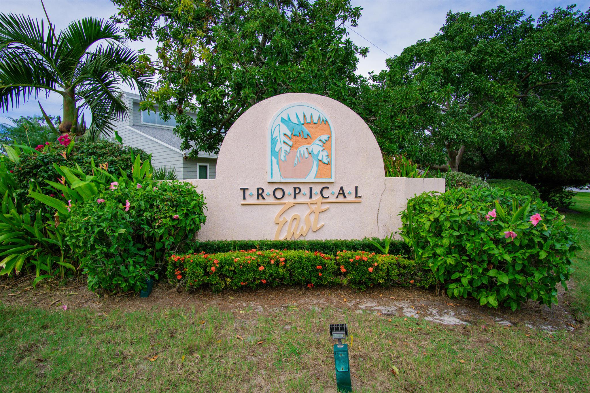 TROPICAL EAST - Residential
