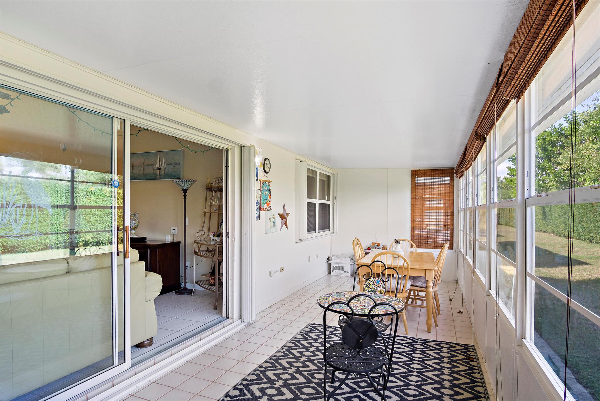 TROPICAL EAST - Residential