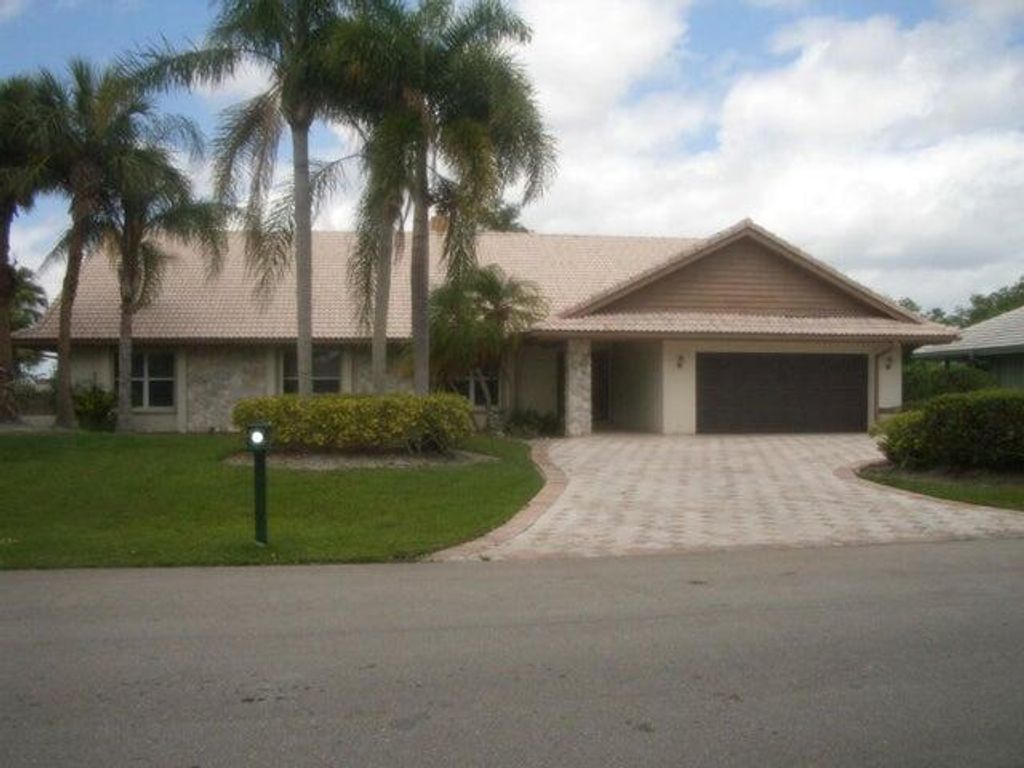 Photo of 24 Dunbar Road, Palm Beach Gardens, FL 33418 (MLS # R11098987)